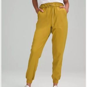 Lululemon jogger EUC